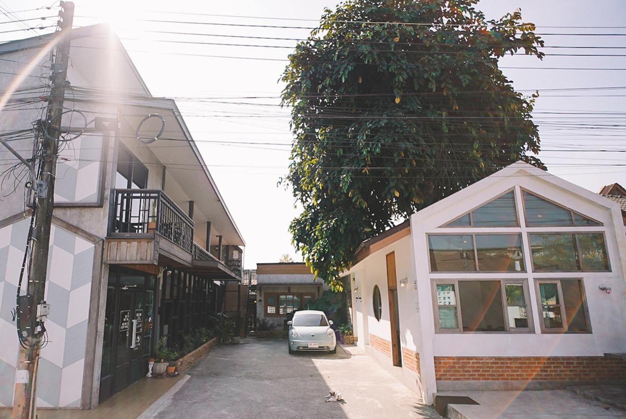 Sleepy House Chiang Rai Bed & Breakfast Exterior foto
