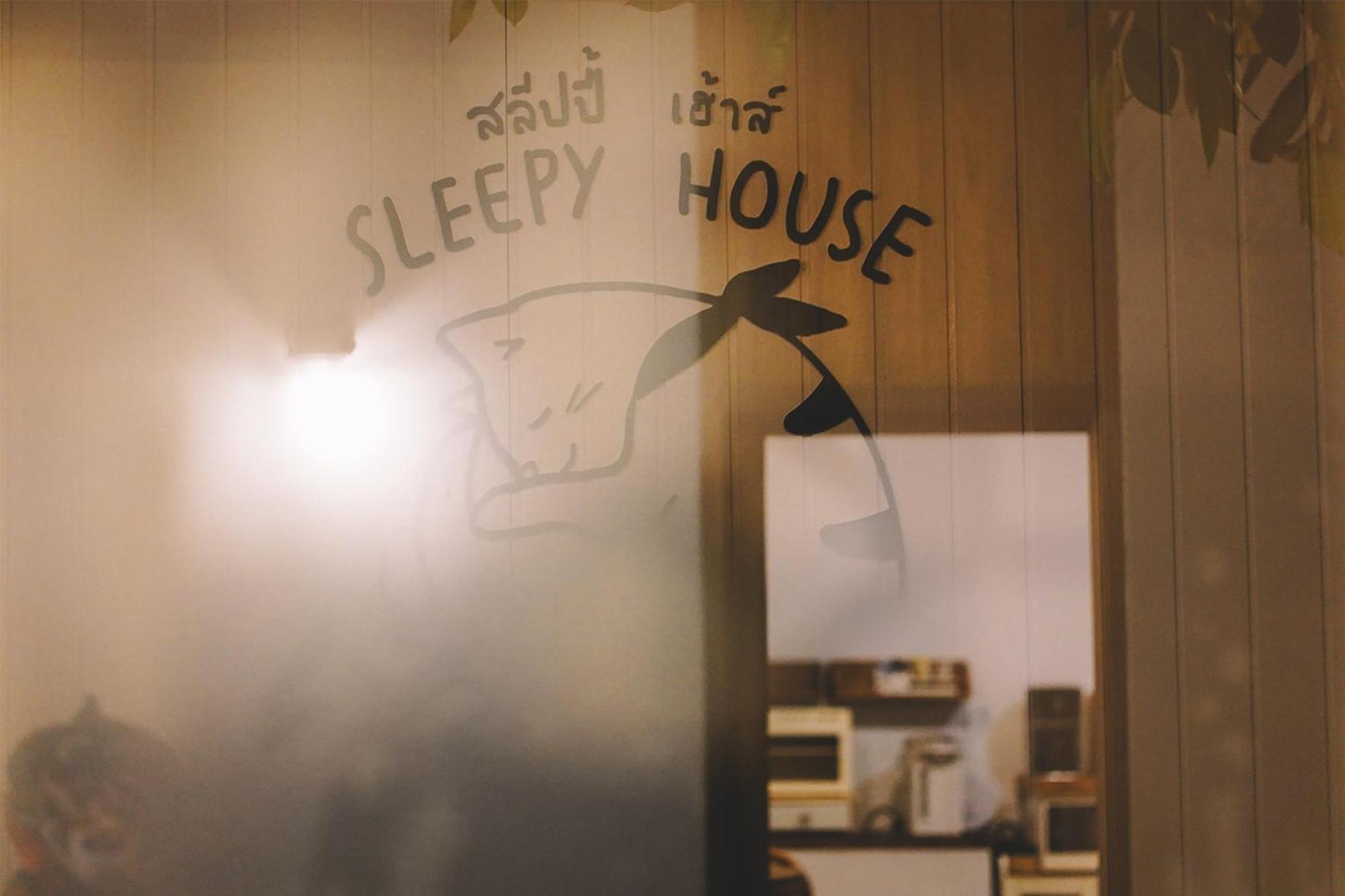 Sleepy House Chiang Rai Bed & Breakfast Exterior foto